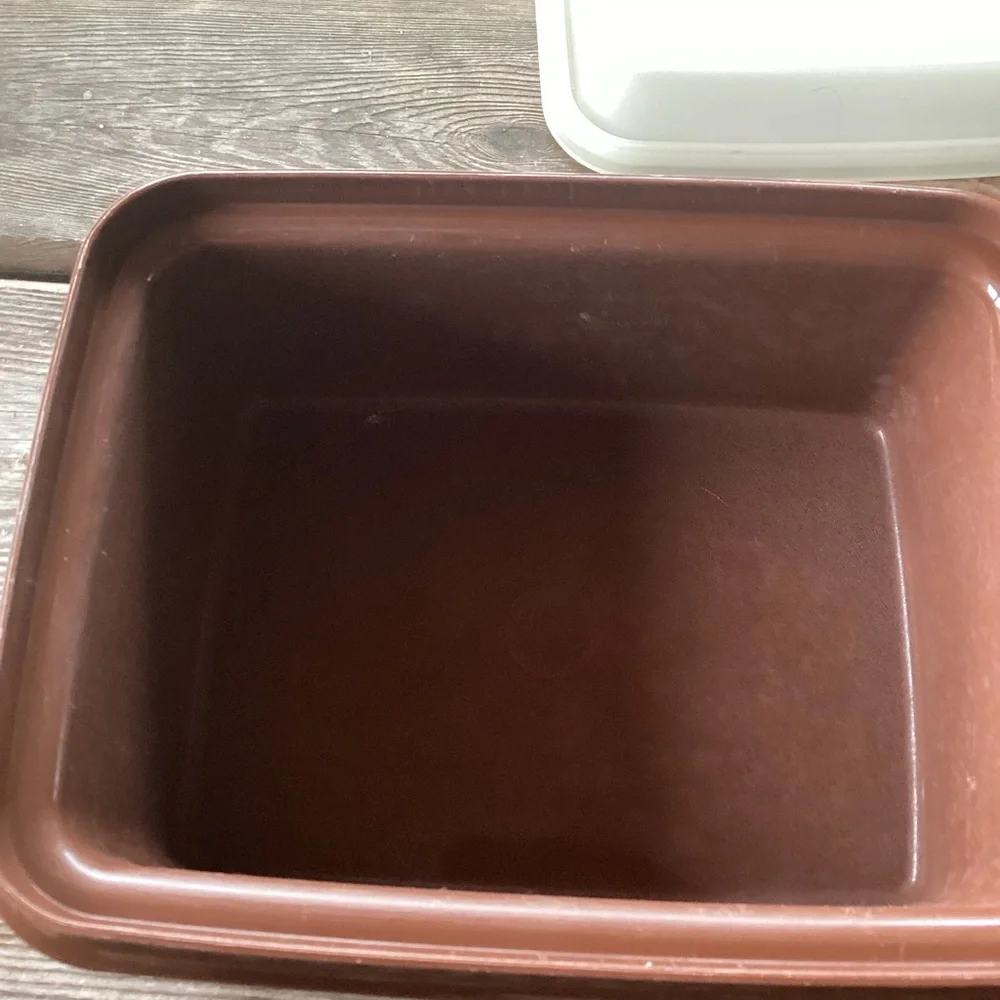 Tupperware Vintage Ice Cream Keeper in brown